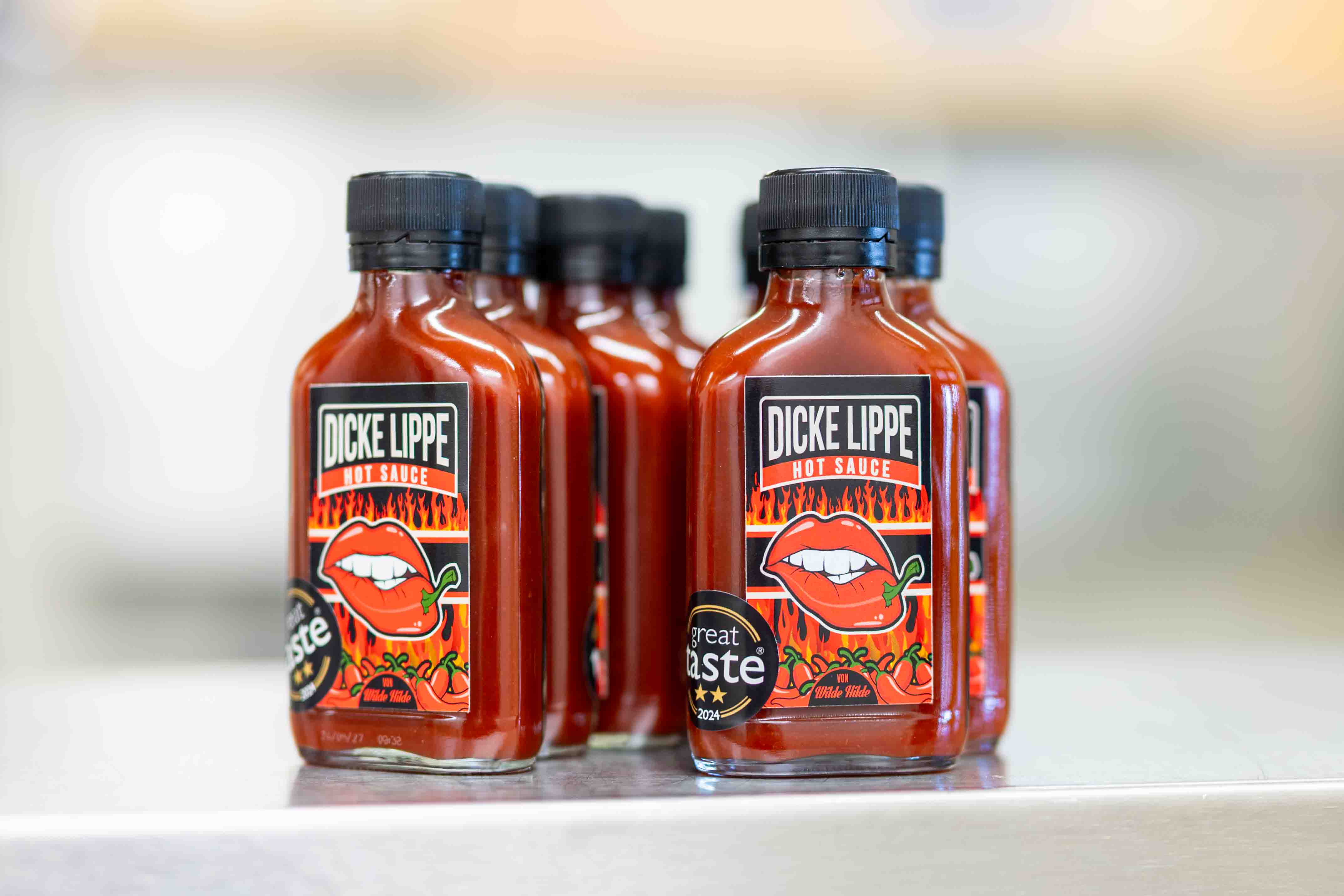 "Dicke Lippe" prämierte Hot Sauce von Wilde Hilde ACHTUNG: HOT!!!!! 8/10 Wilde Hilde Soßenkunst